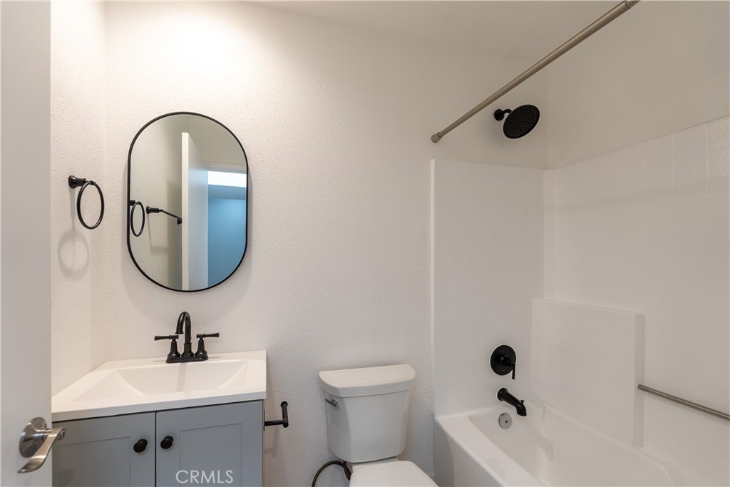 13901 Olive View 68
