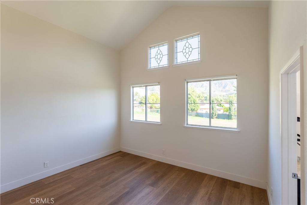 13901 Olive View 68