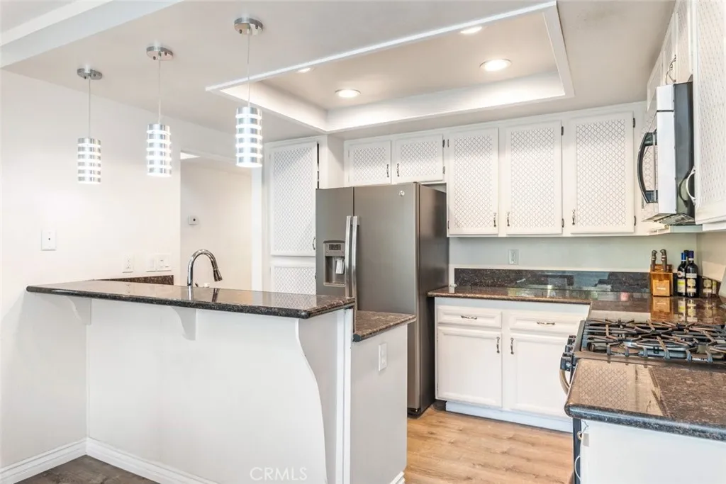 363 N Melrose Drive Unit H