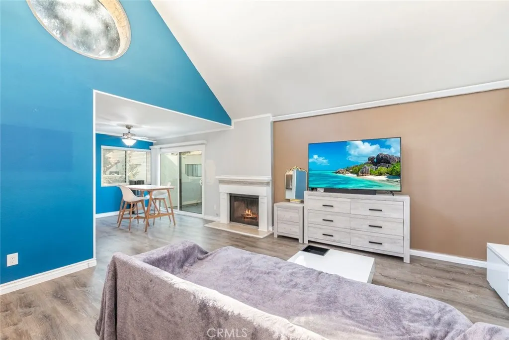 363 N Melrose Drive Unit H