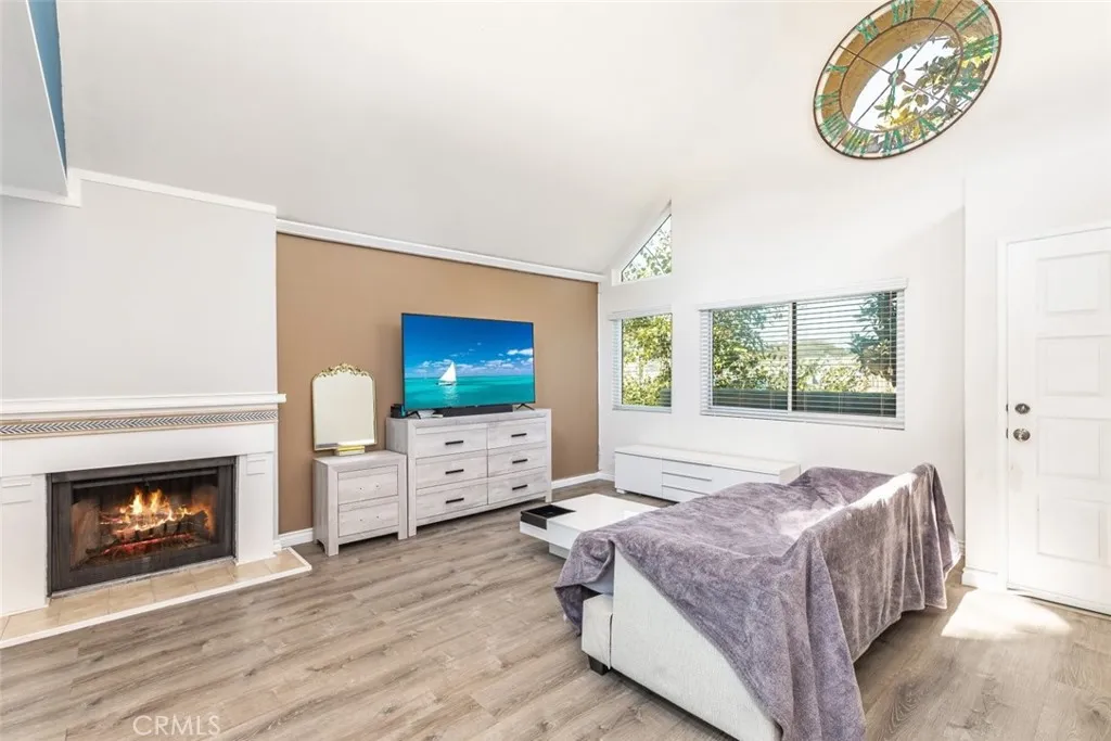 363 N Melrose Drive Unit H