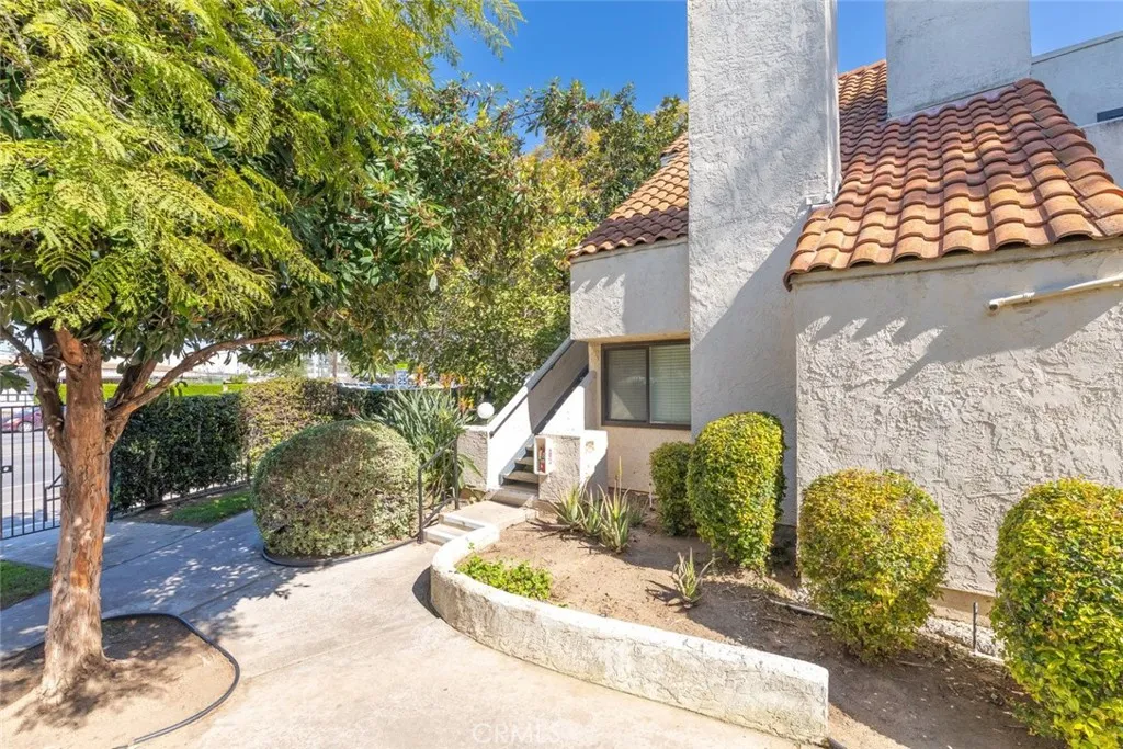 363 N Melrose Drive Unit H