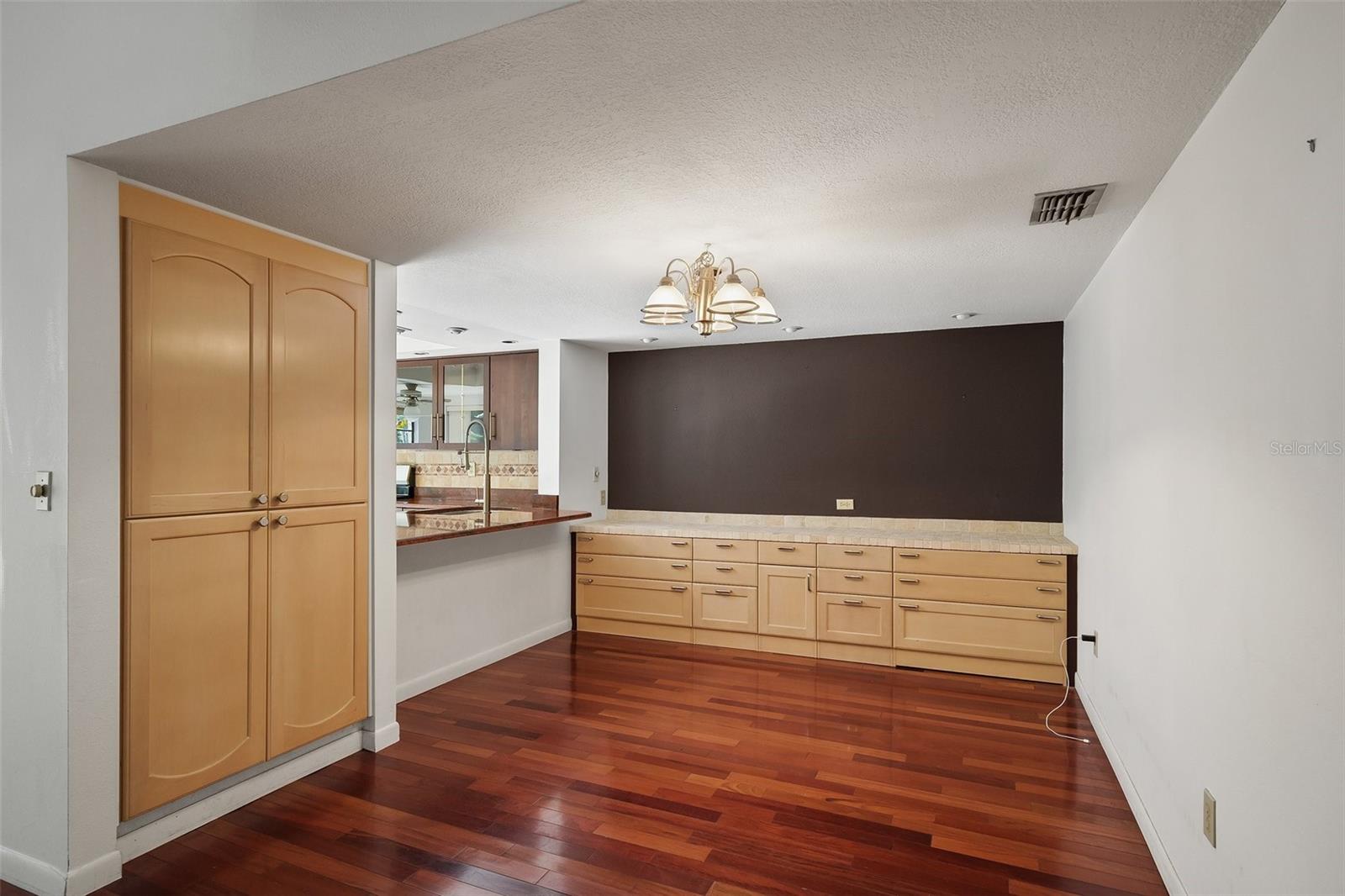 7819 NIAGARA AVE #7819