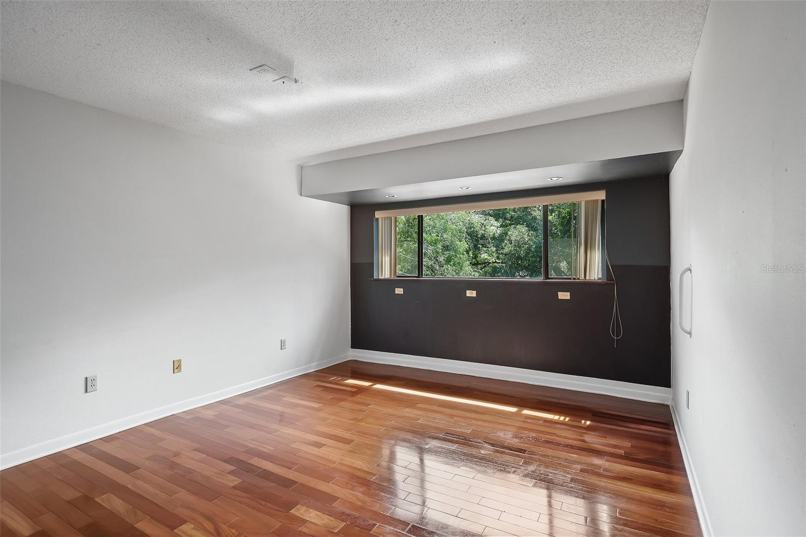 7819 NIAGARA AVE #7819