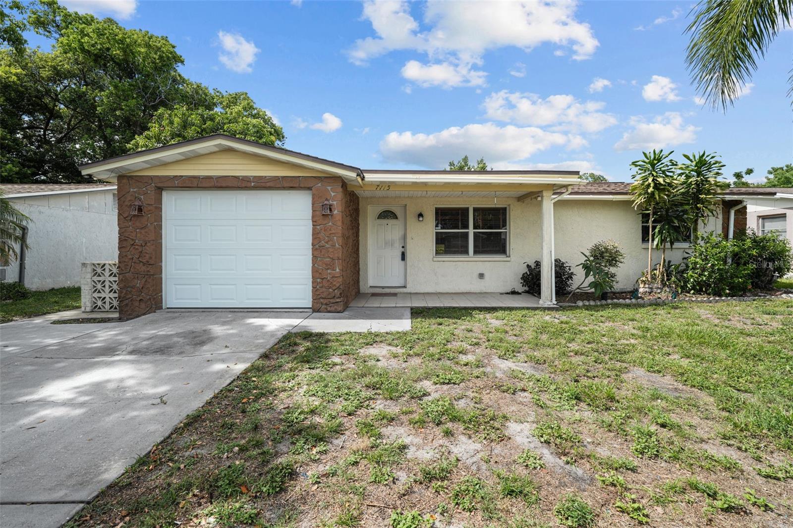 7115 OAKSHIRE DR