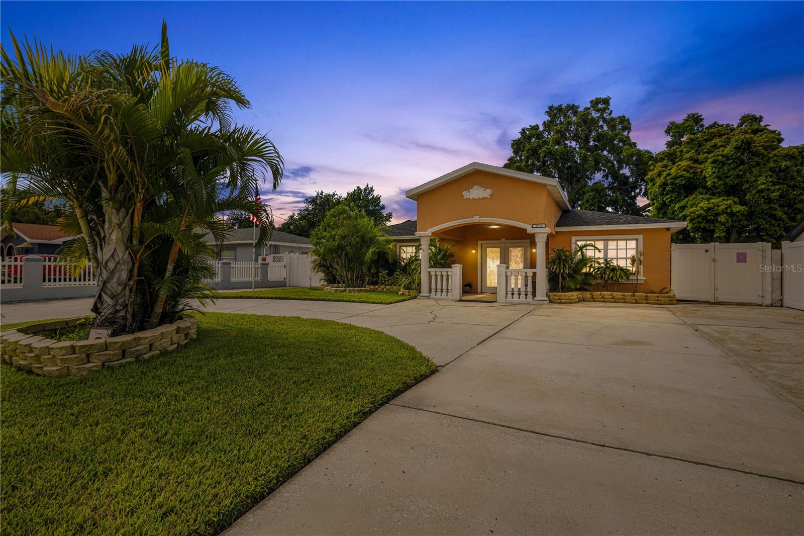 2716 W LOUISIANA AVE