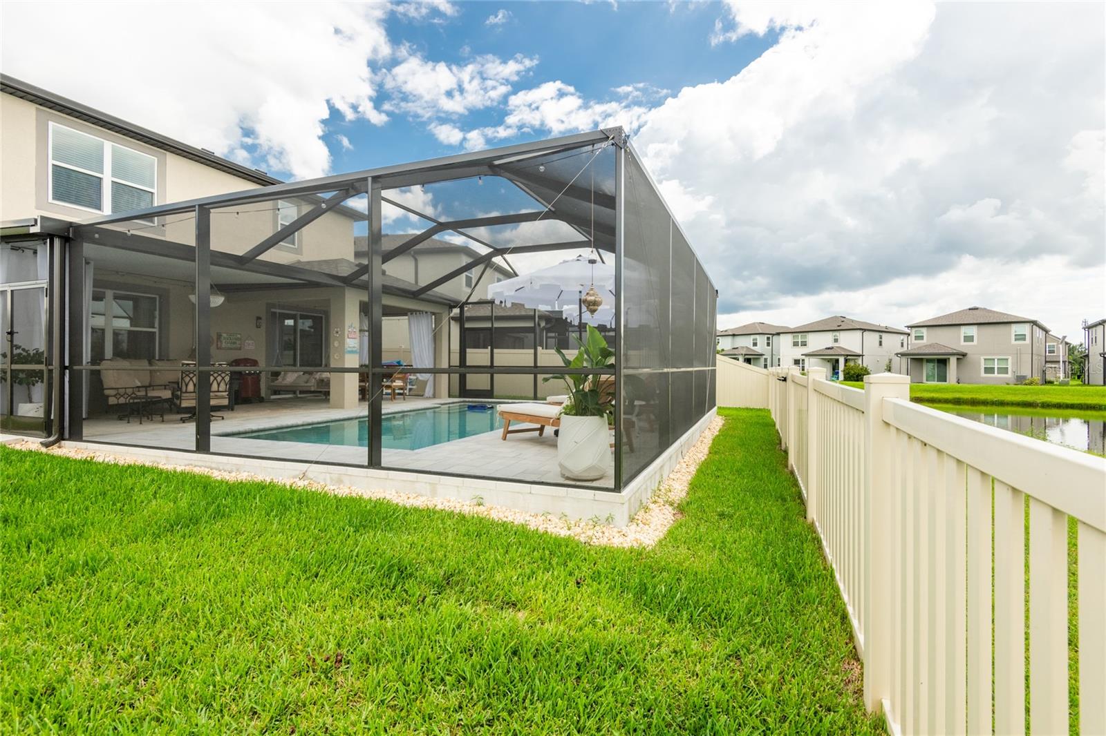 7465 POOL COMPASS LOOP