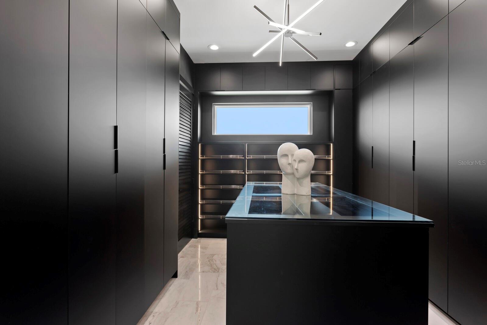 17059 DOLPHIN DR