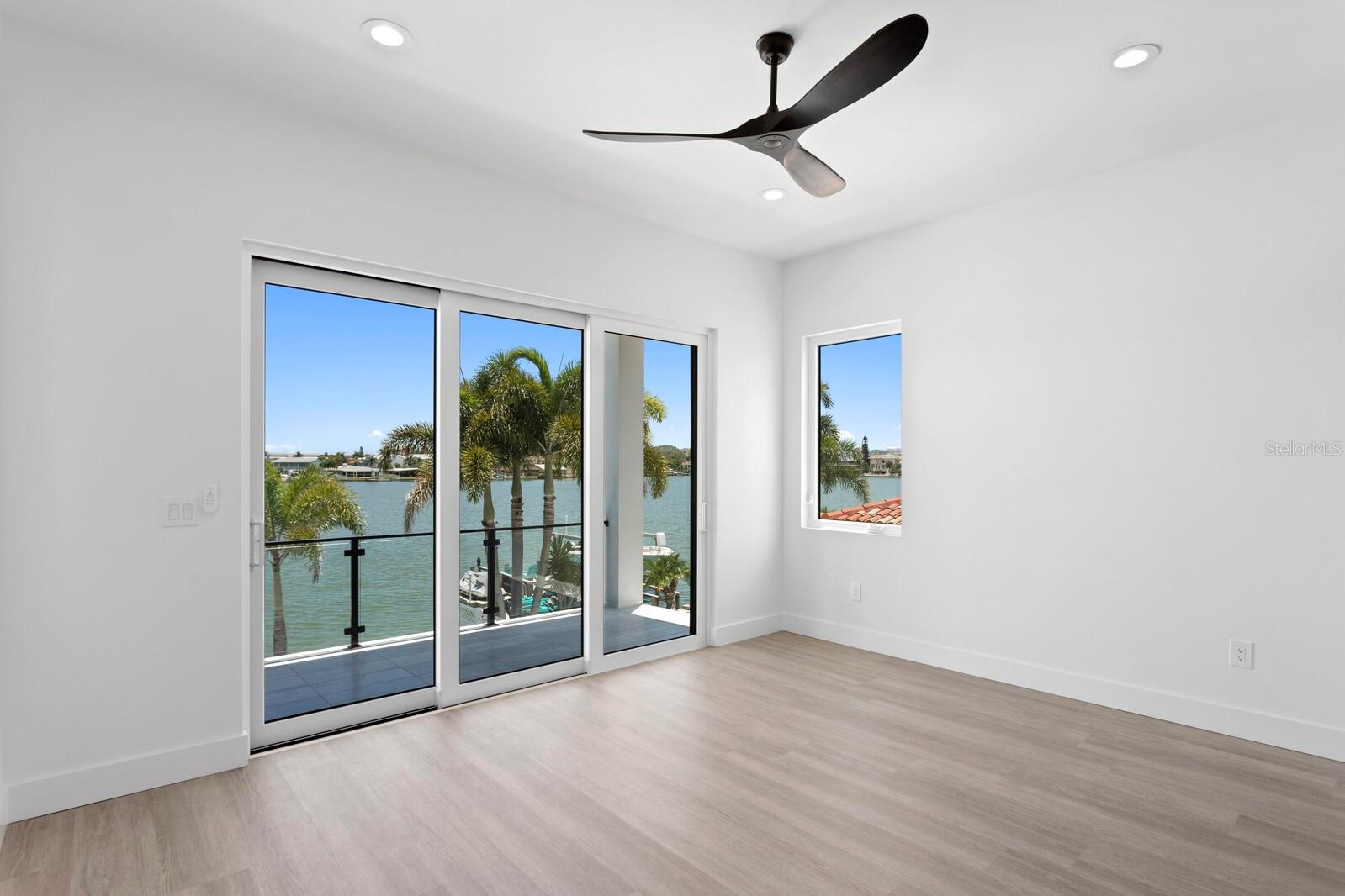 17059 DOLPHIN DR