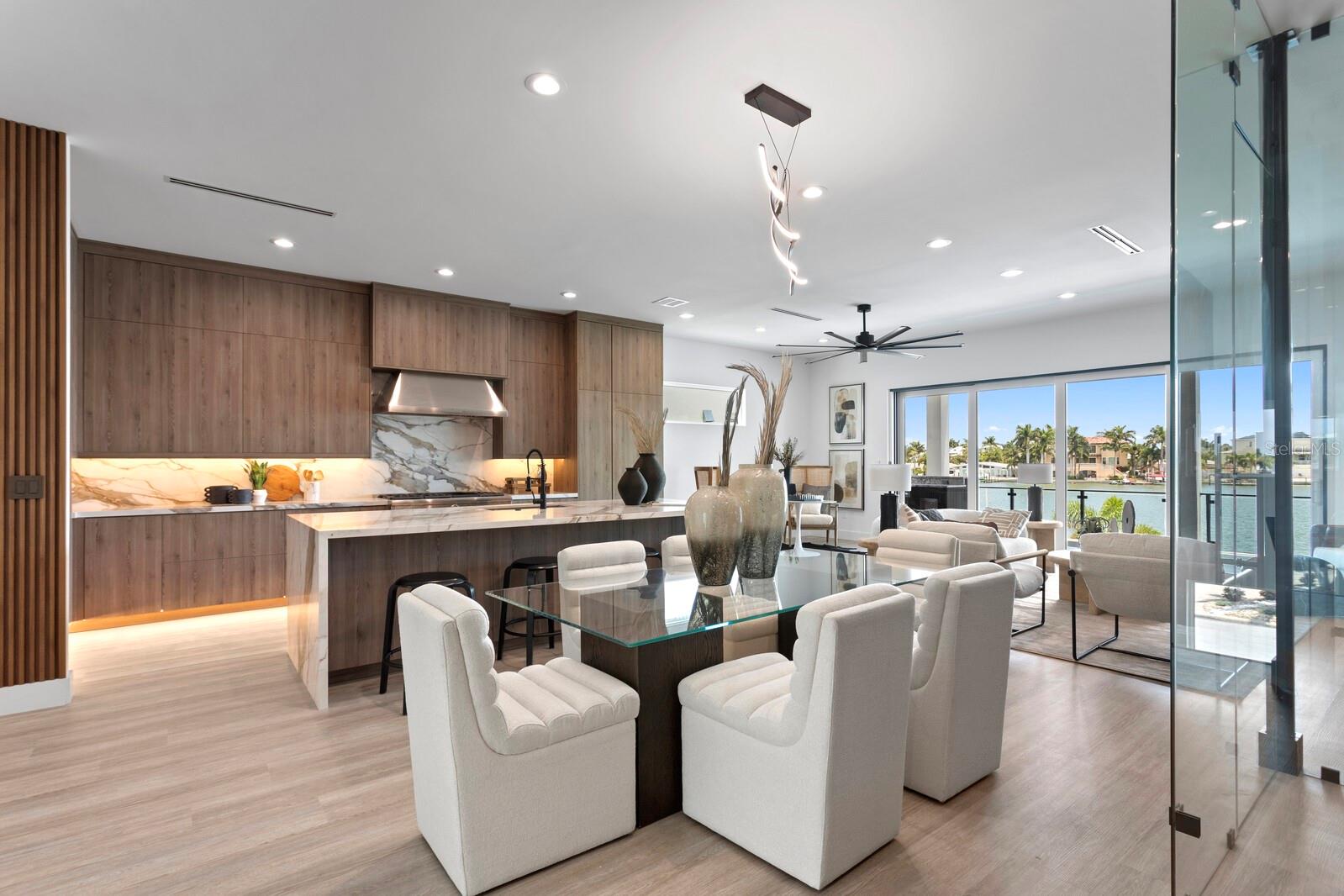 17059 DOLPHIN DR