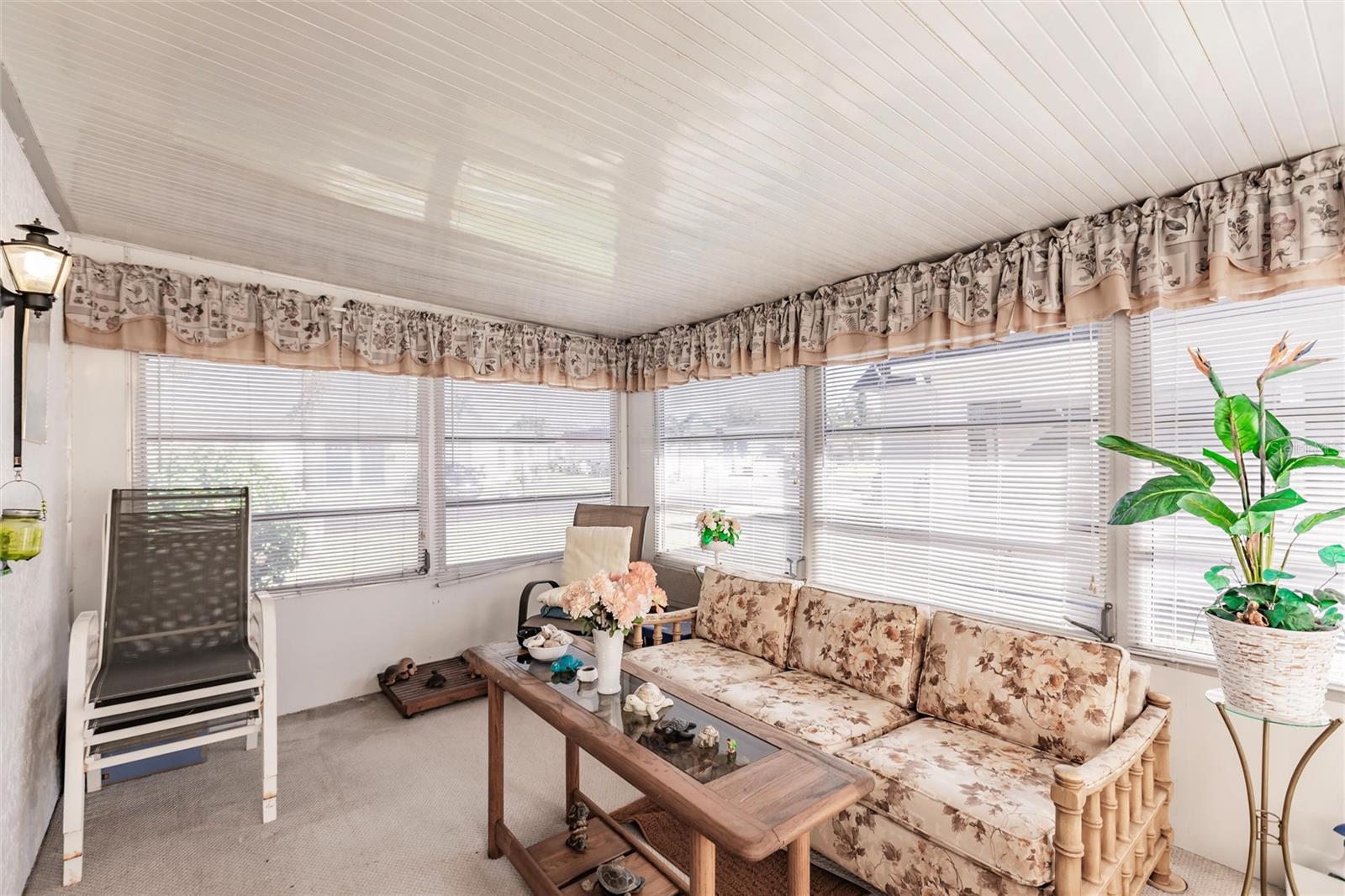 16 TANGERINE CT
