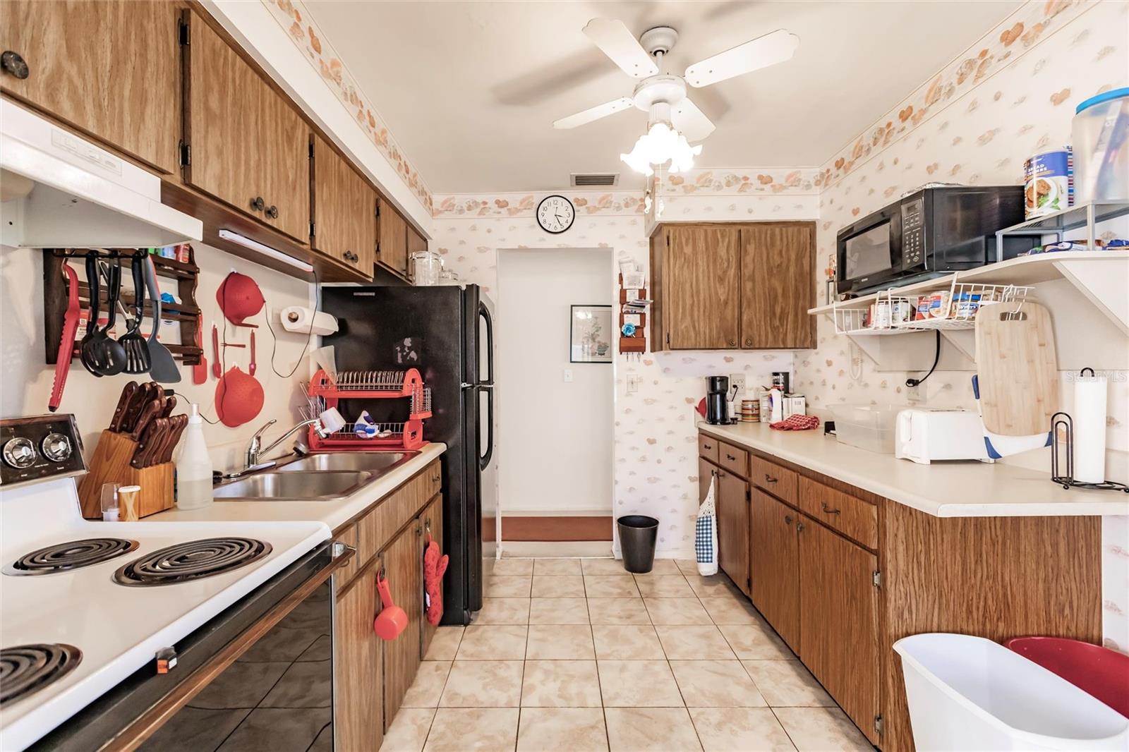 16 TANGERINE CT