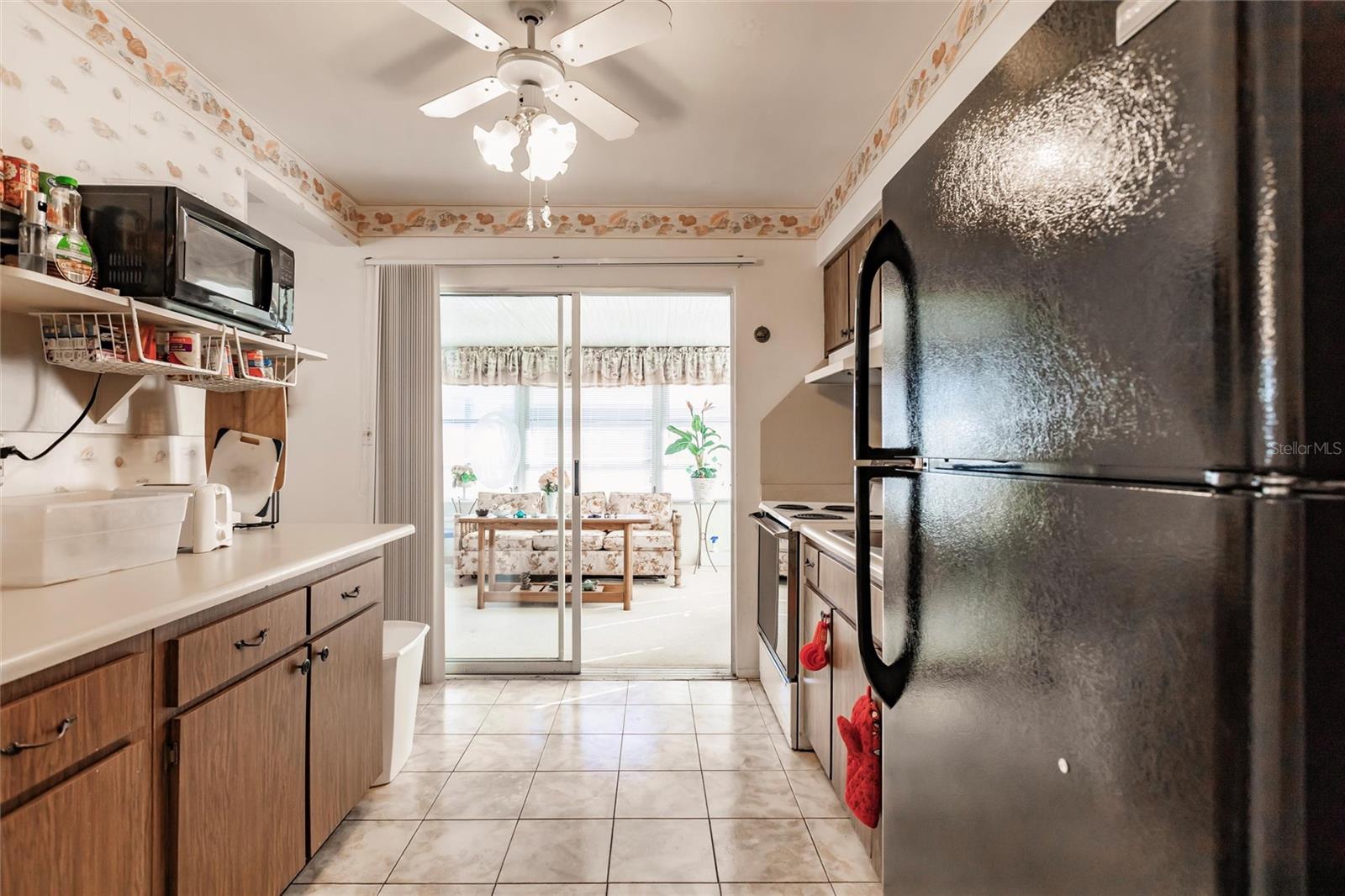 16 TANGERINE CT