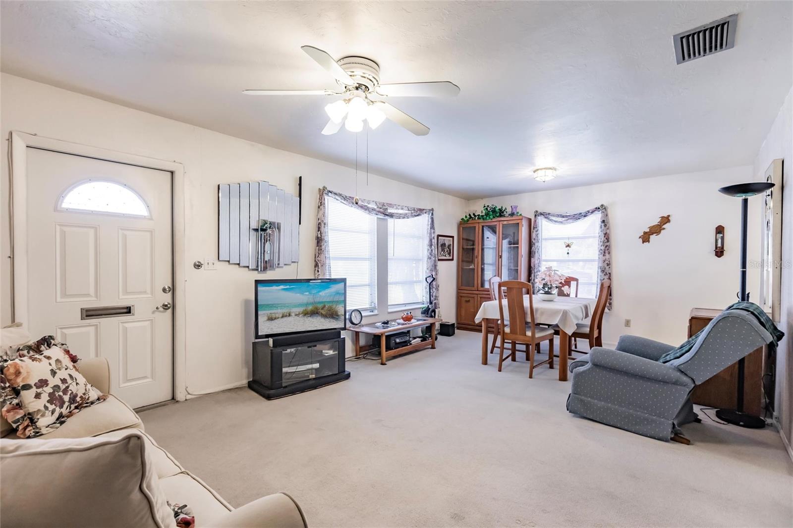 16 TANGERINE CT