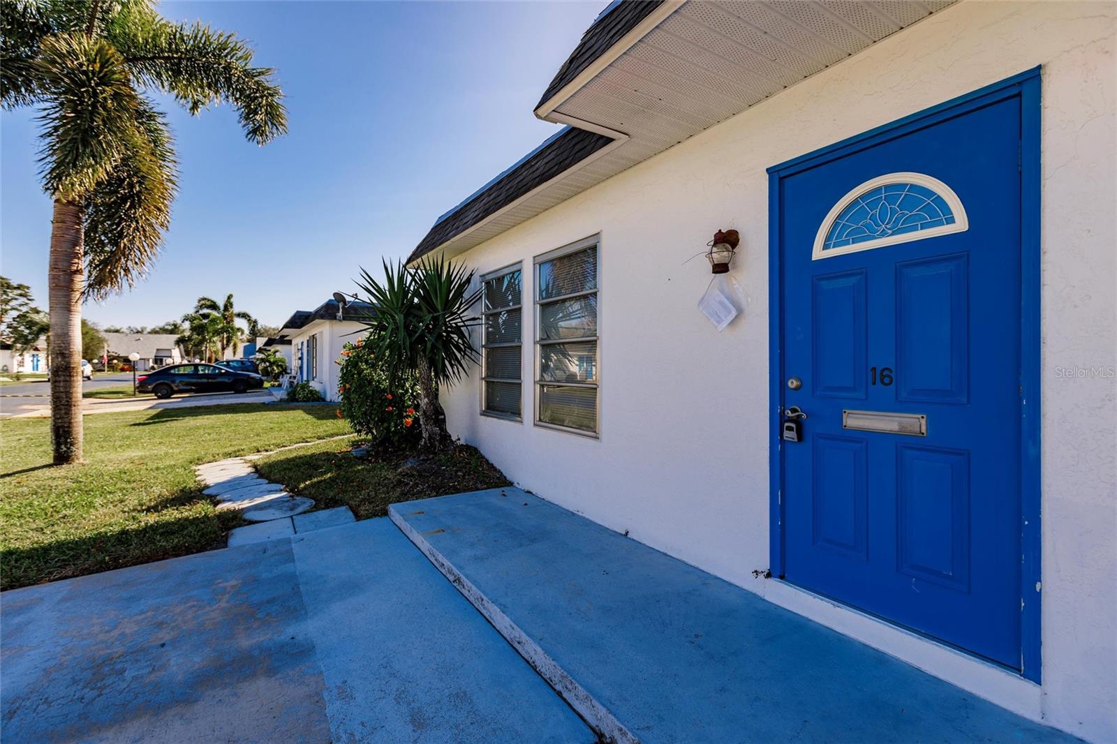 16 TANGERINE CT
