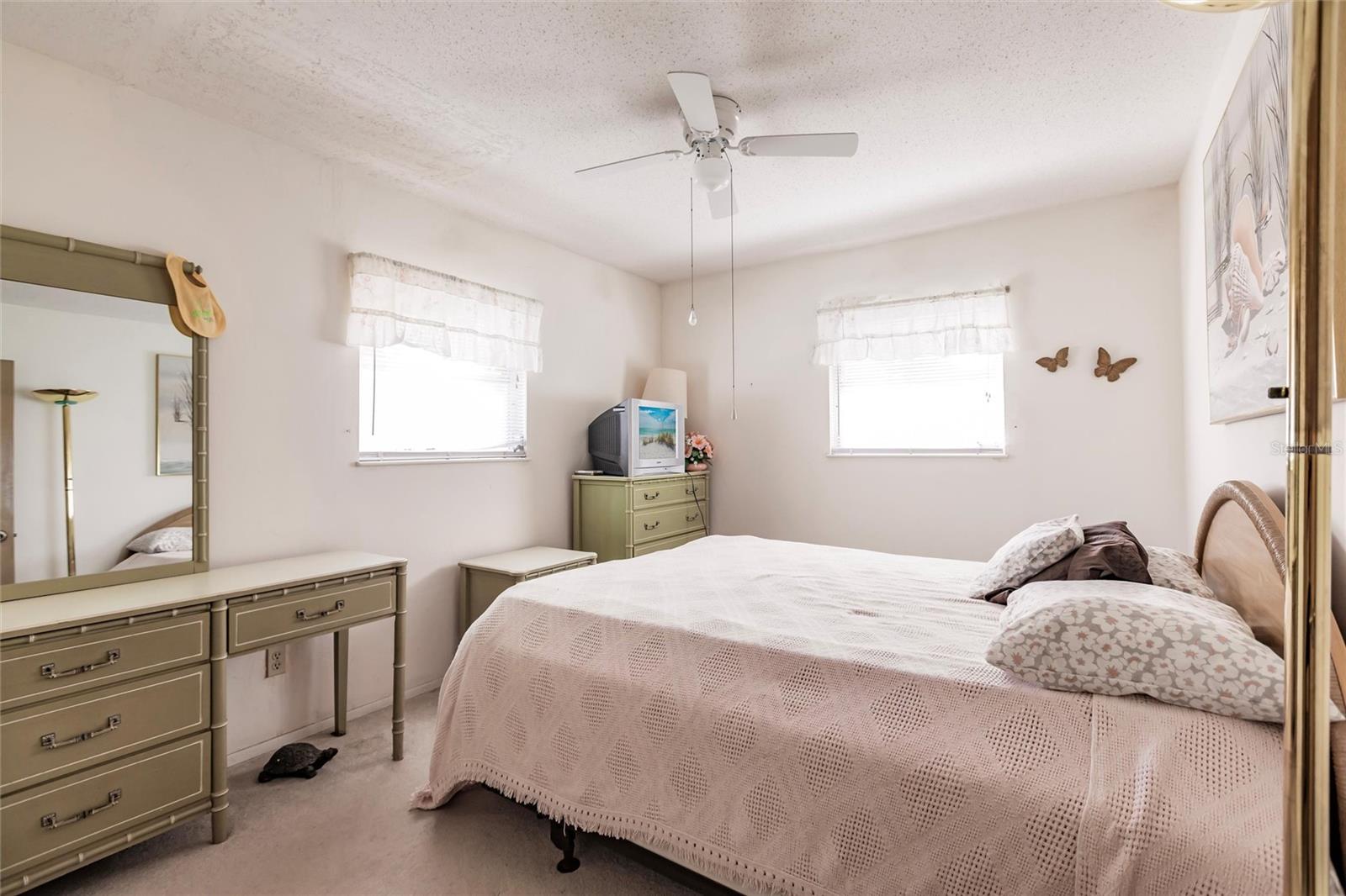 16 TANGERINE CT