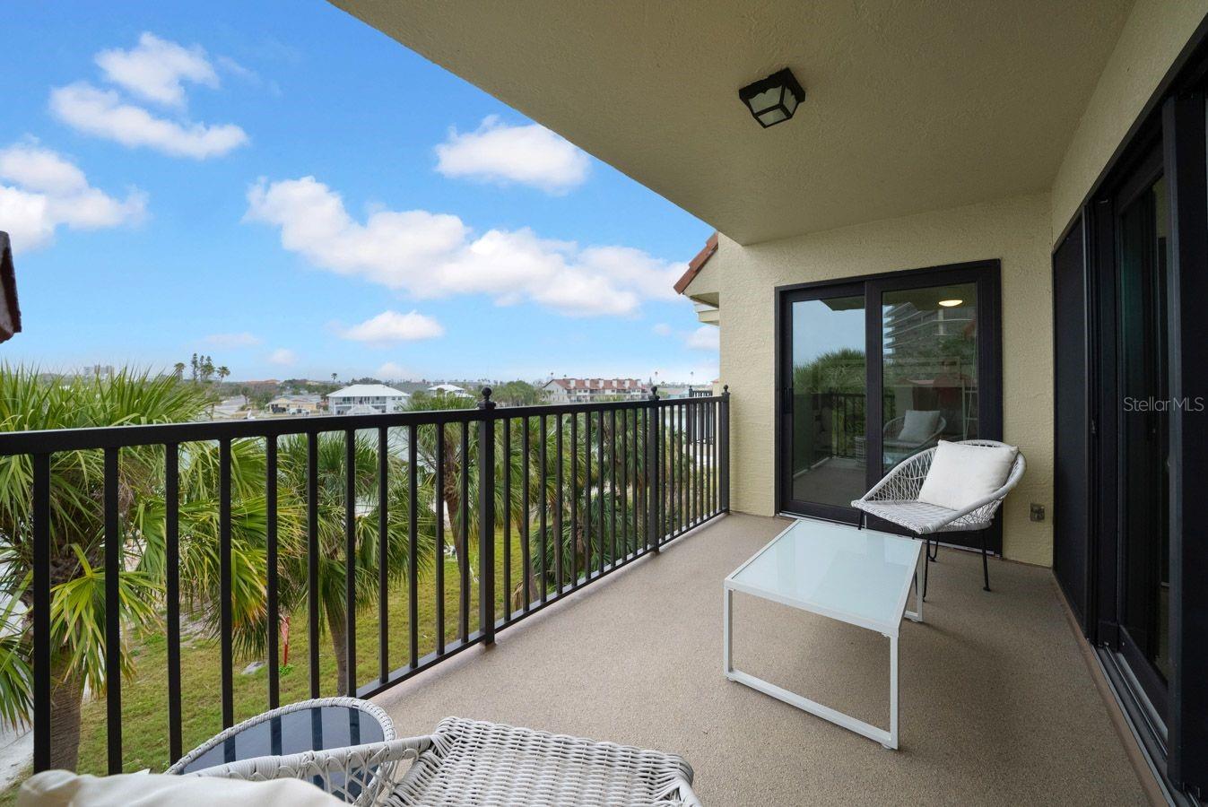 7537 BAYSHORE DR #406