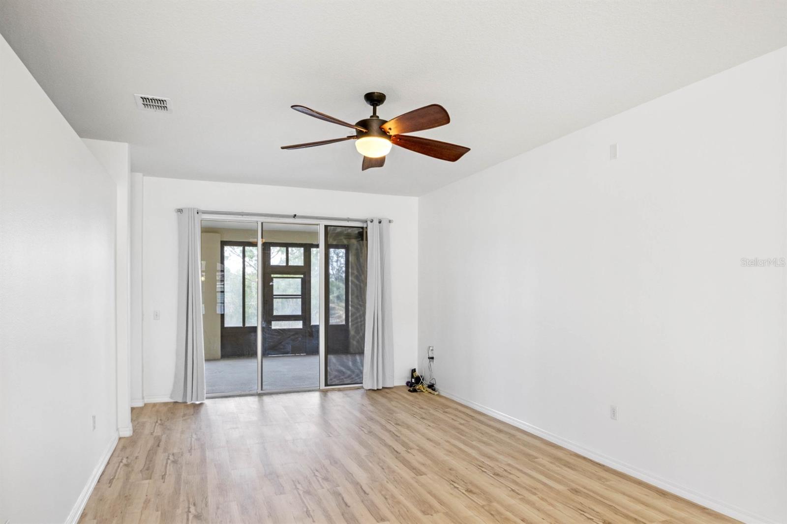 113 GRAND RESERVE CT