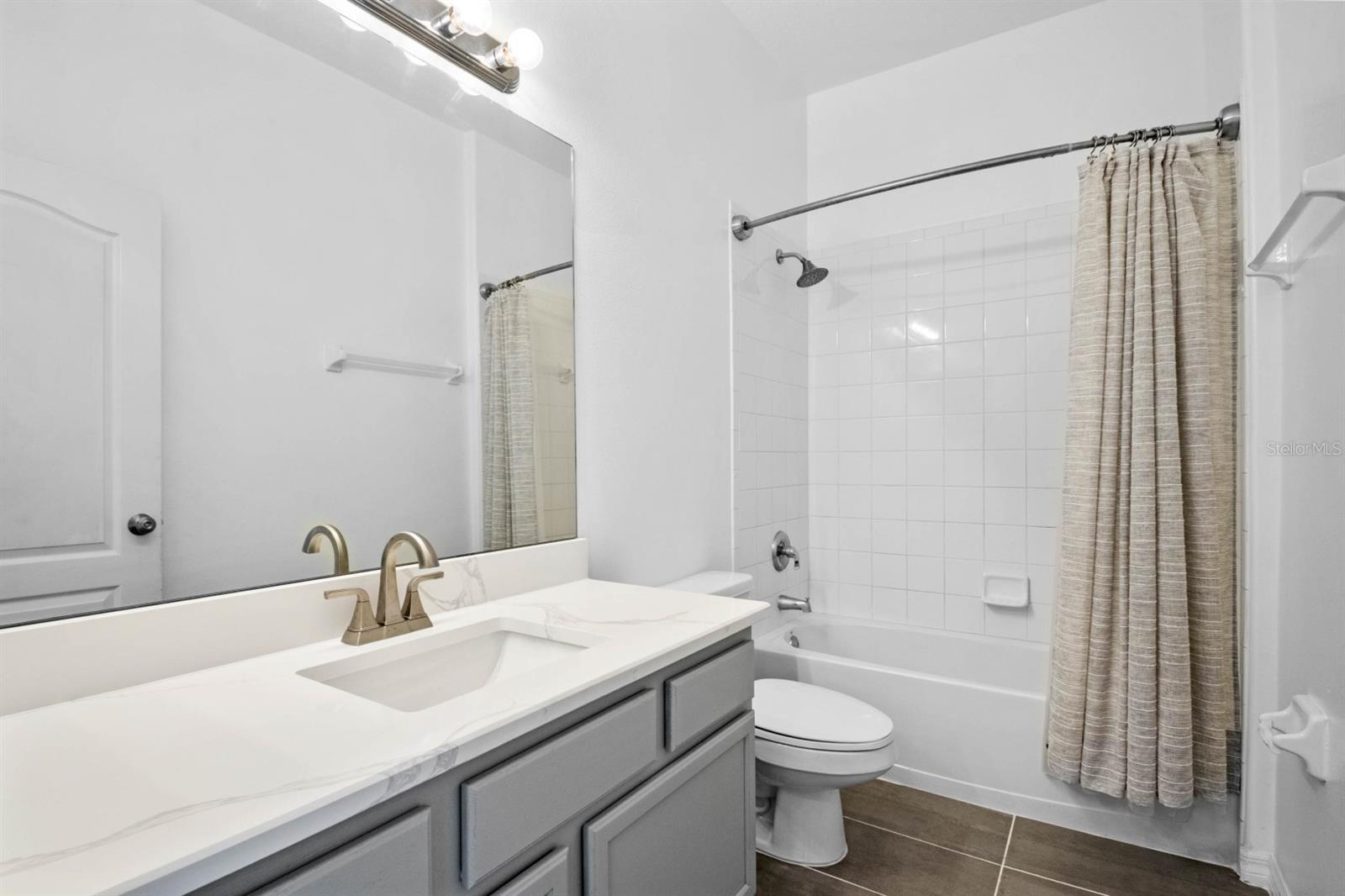 113 GRAND RESERVE CT