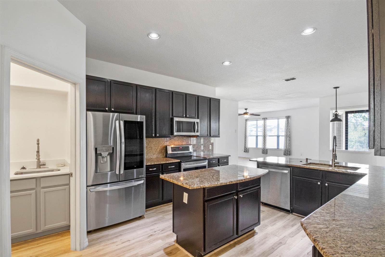 113 GRAND RESERVE CT