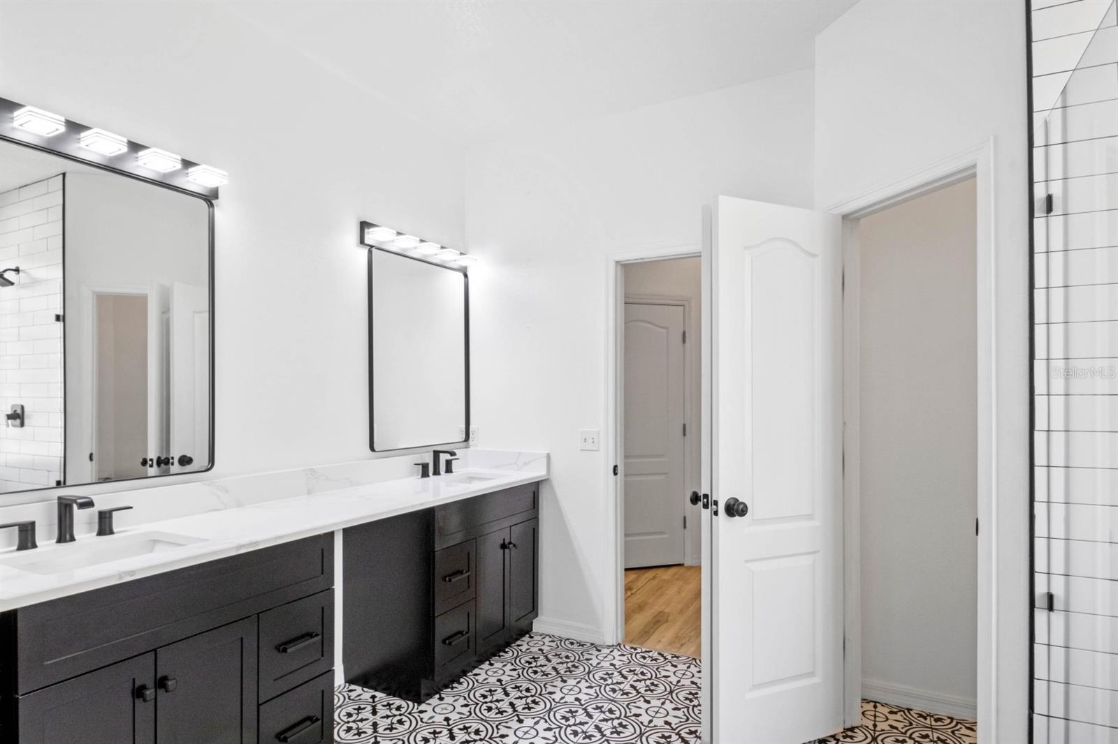 113 GRAND RESERVE CT