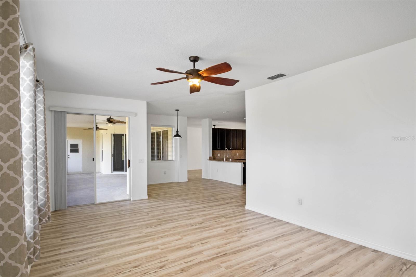 113 GRAND RESERVE CT