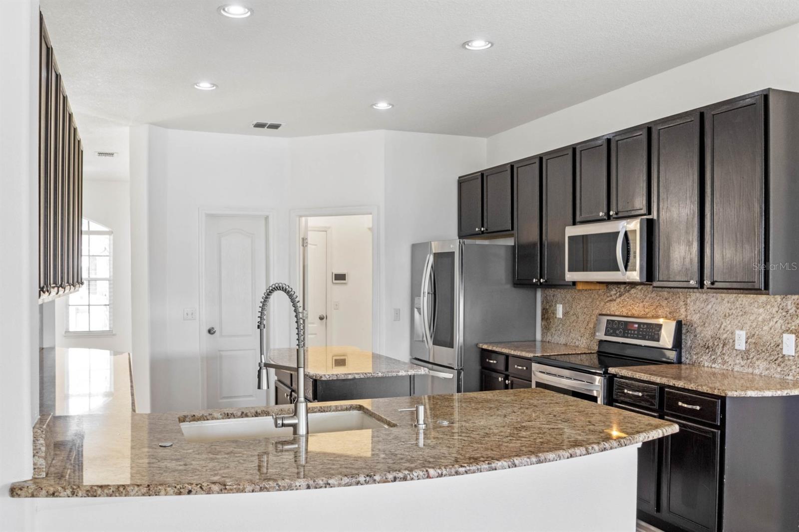 113 GRAND RESERVE CT