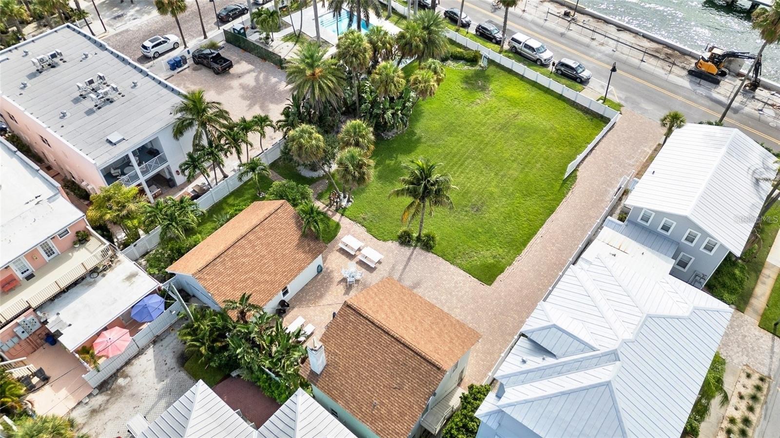 702 PASS A GRILLE WAY