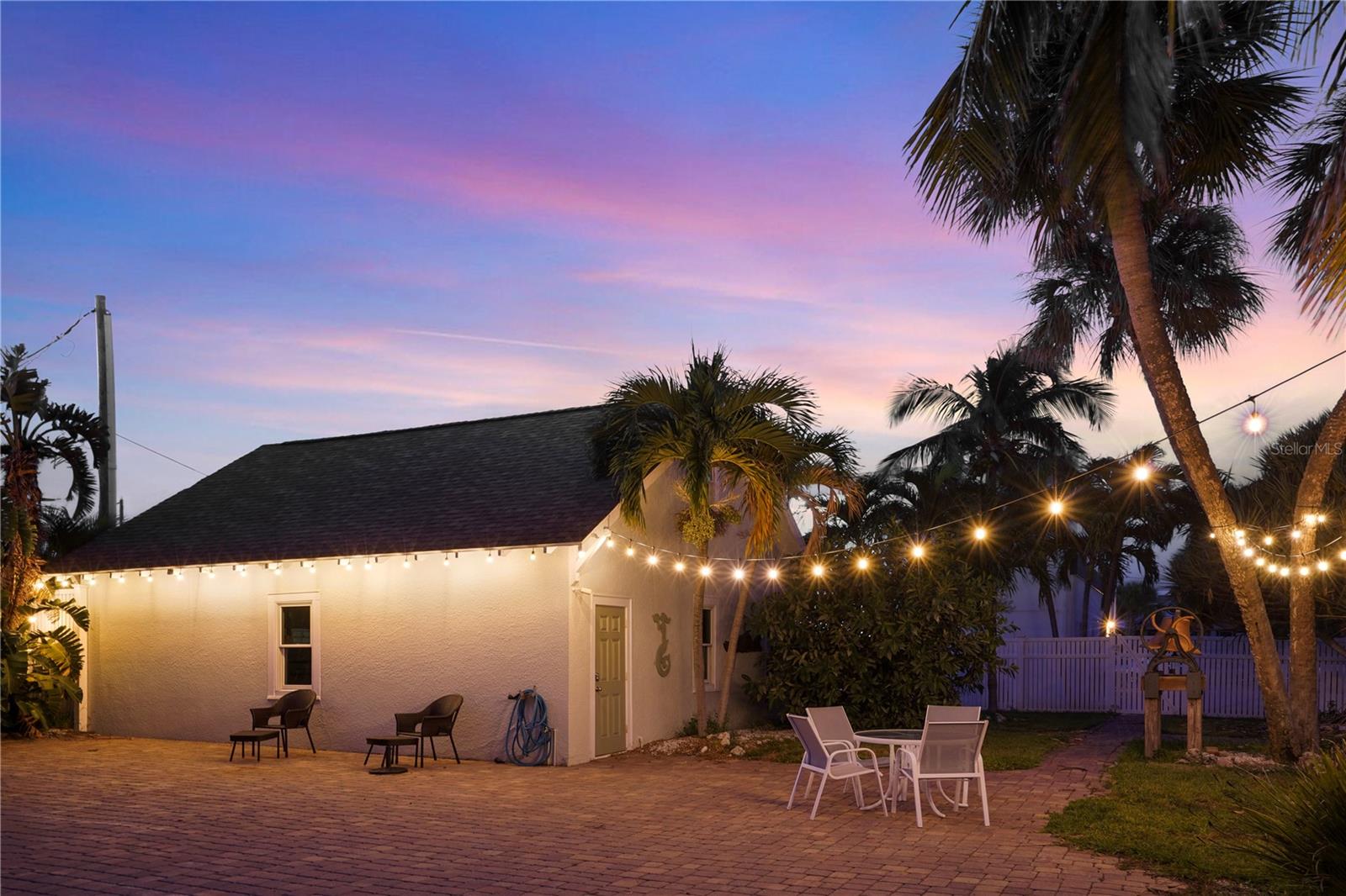 702 PASS A GRILLE WAY