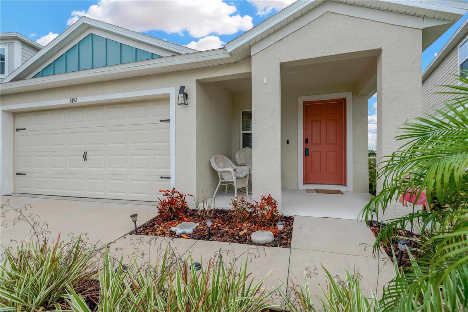 5492 SUMMER SUNSET DR