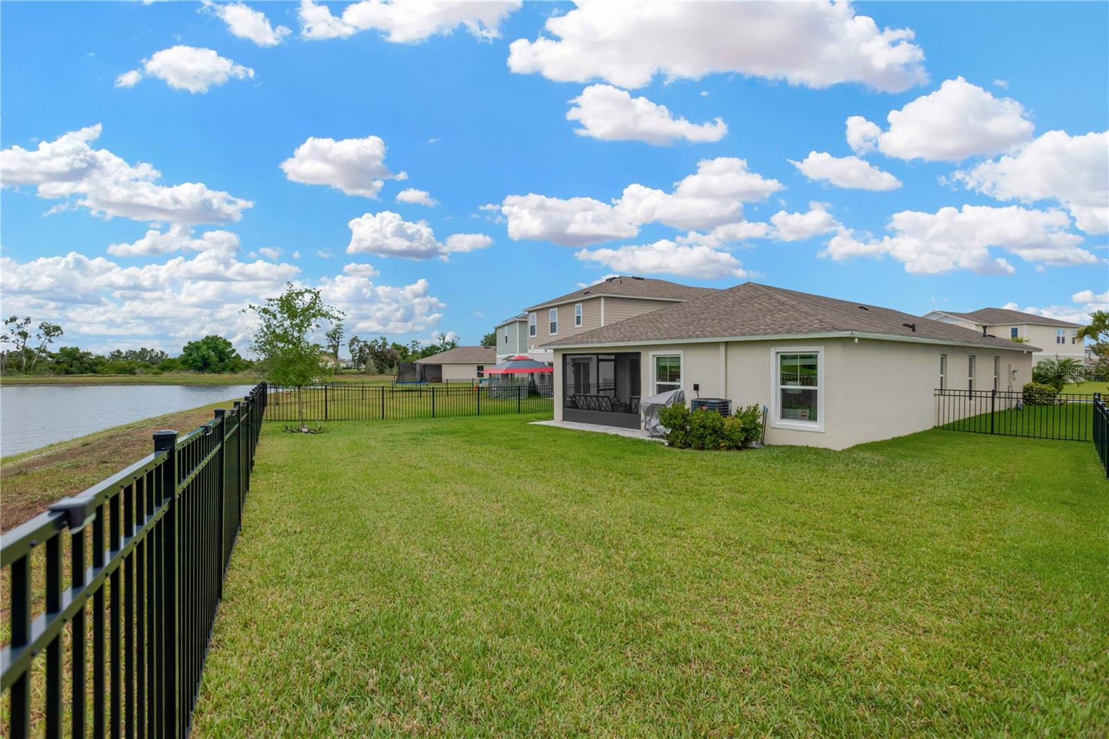 5492 SUMMER SUNSET DR