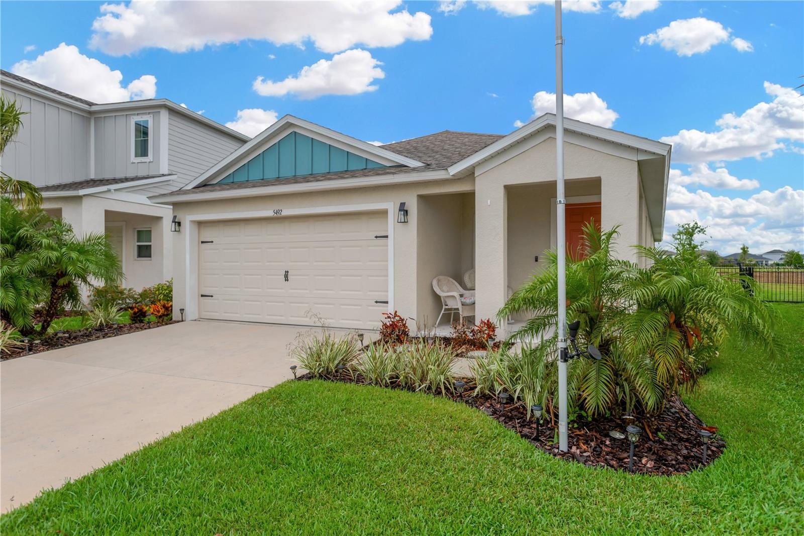 5492 SUMMER SUNSET DR