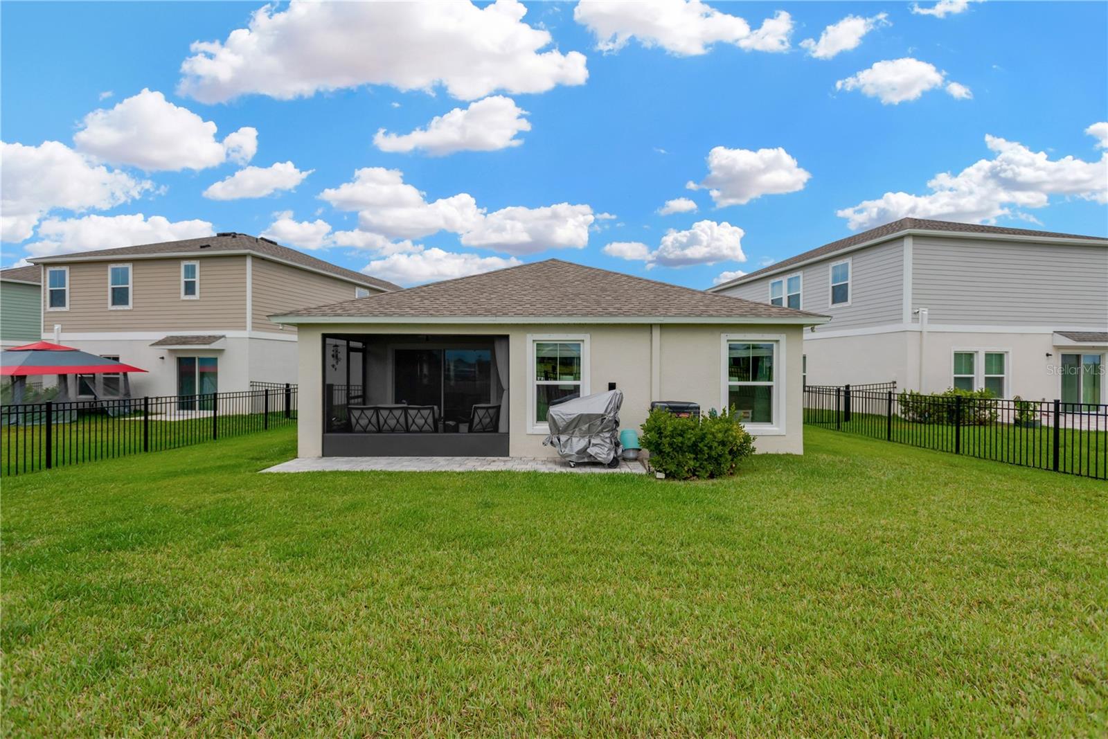 5492 SUMMER SUNSET DR
