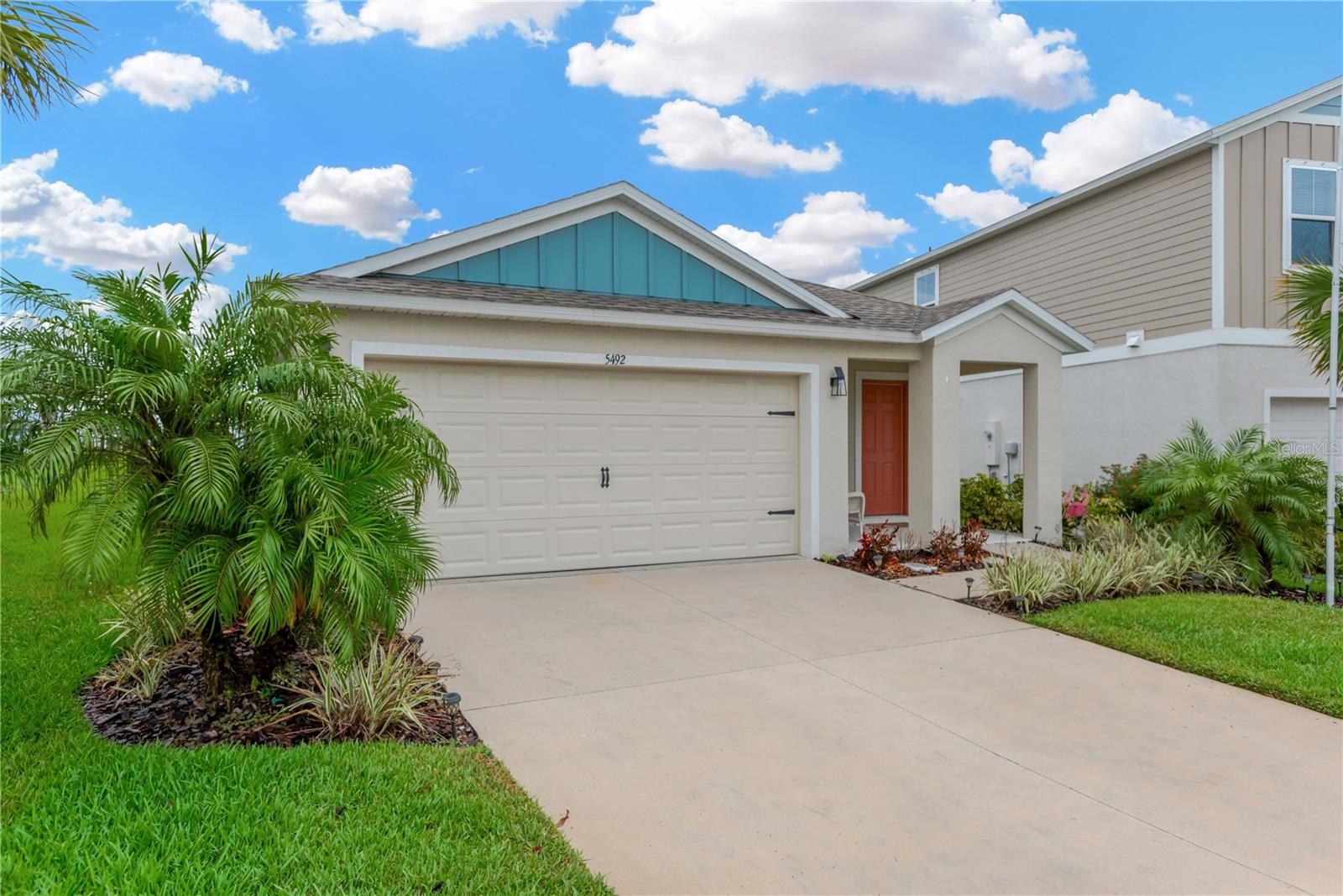 5492 SUMMER SUNSET DR