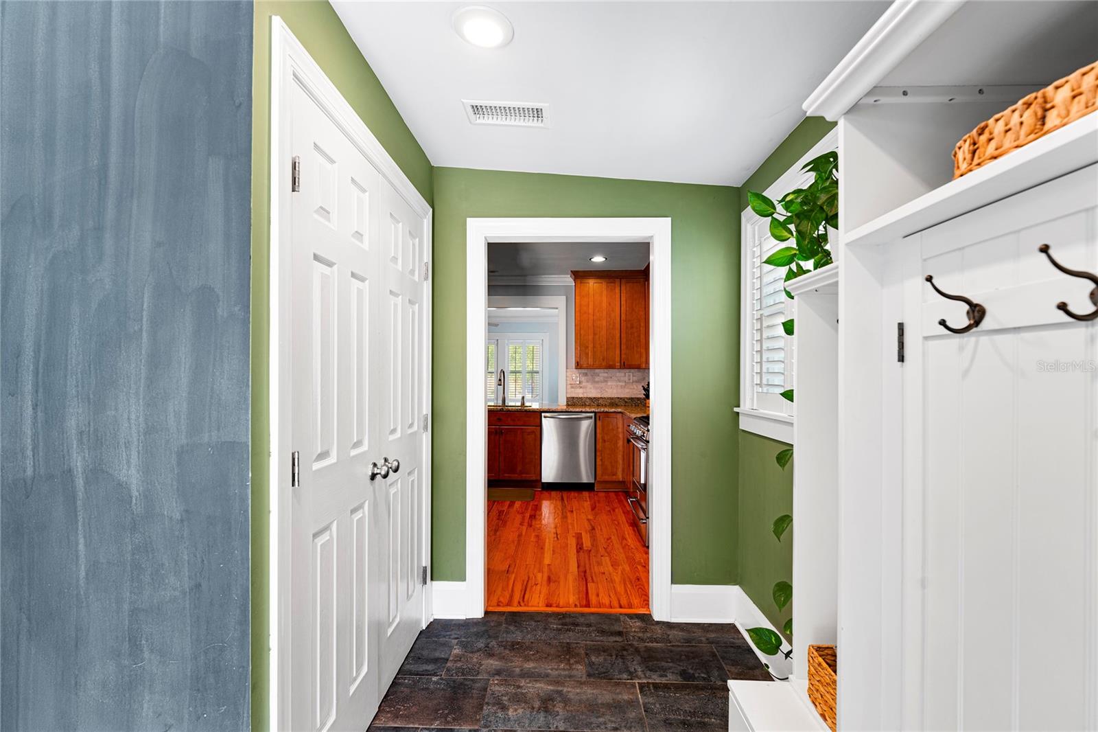 115 S BEVERLY AVE