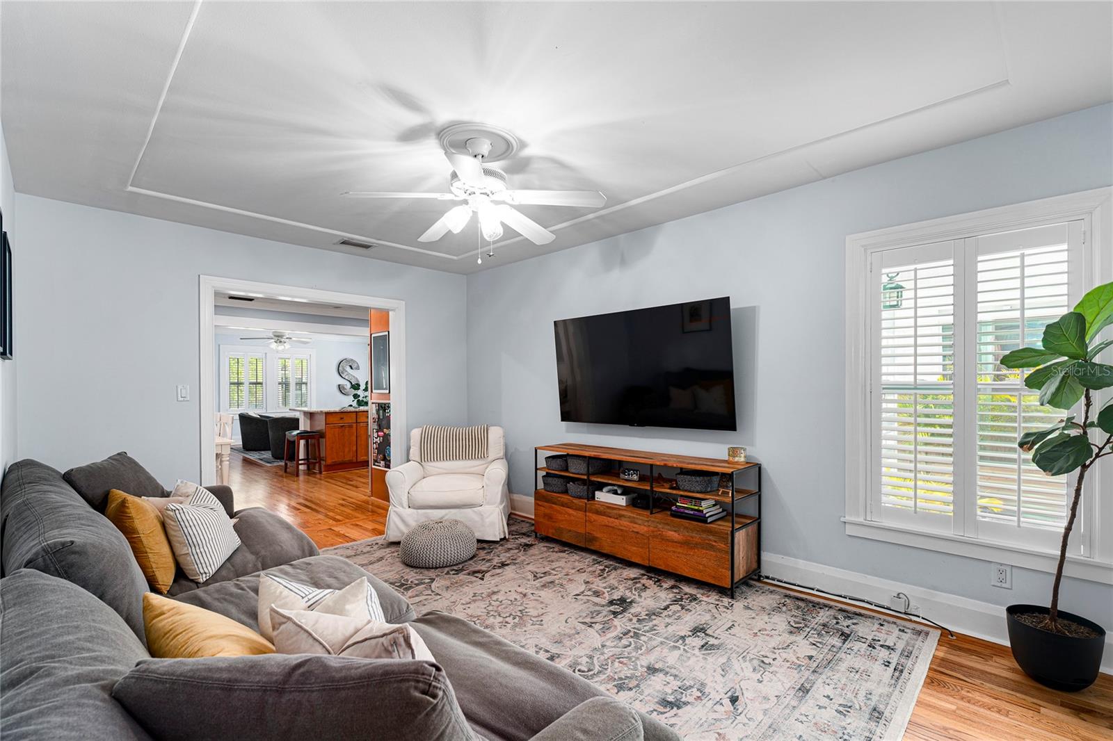 115 S BEVERLY AVE