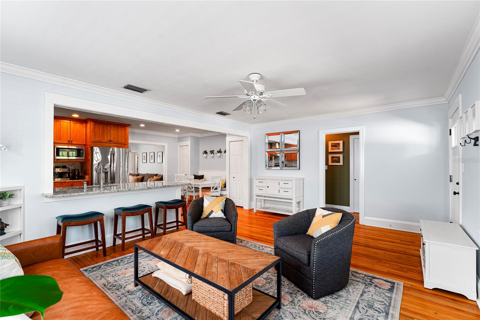 115 S BEVERLY AVE