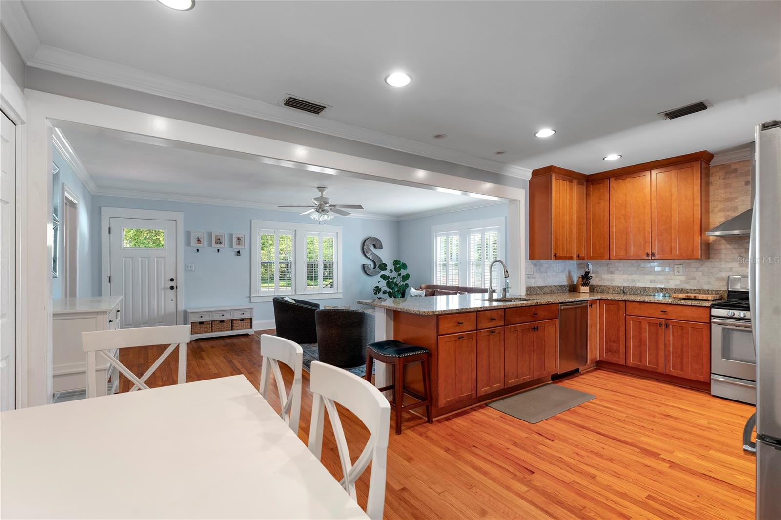 115 S BEVERLY AVE