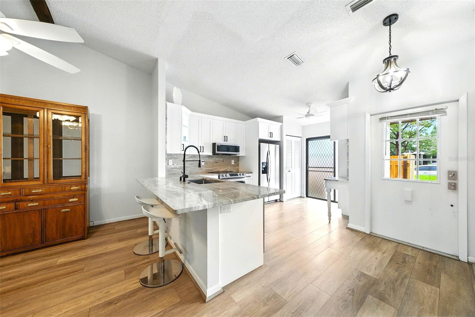 1725 PINE RIDGE WAY E #C