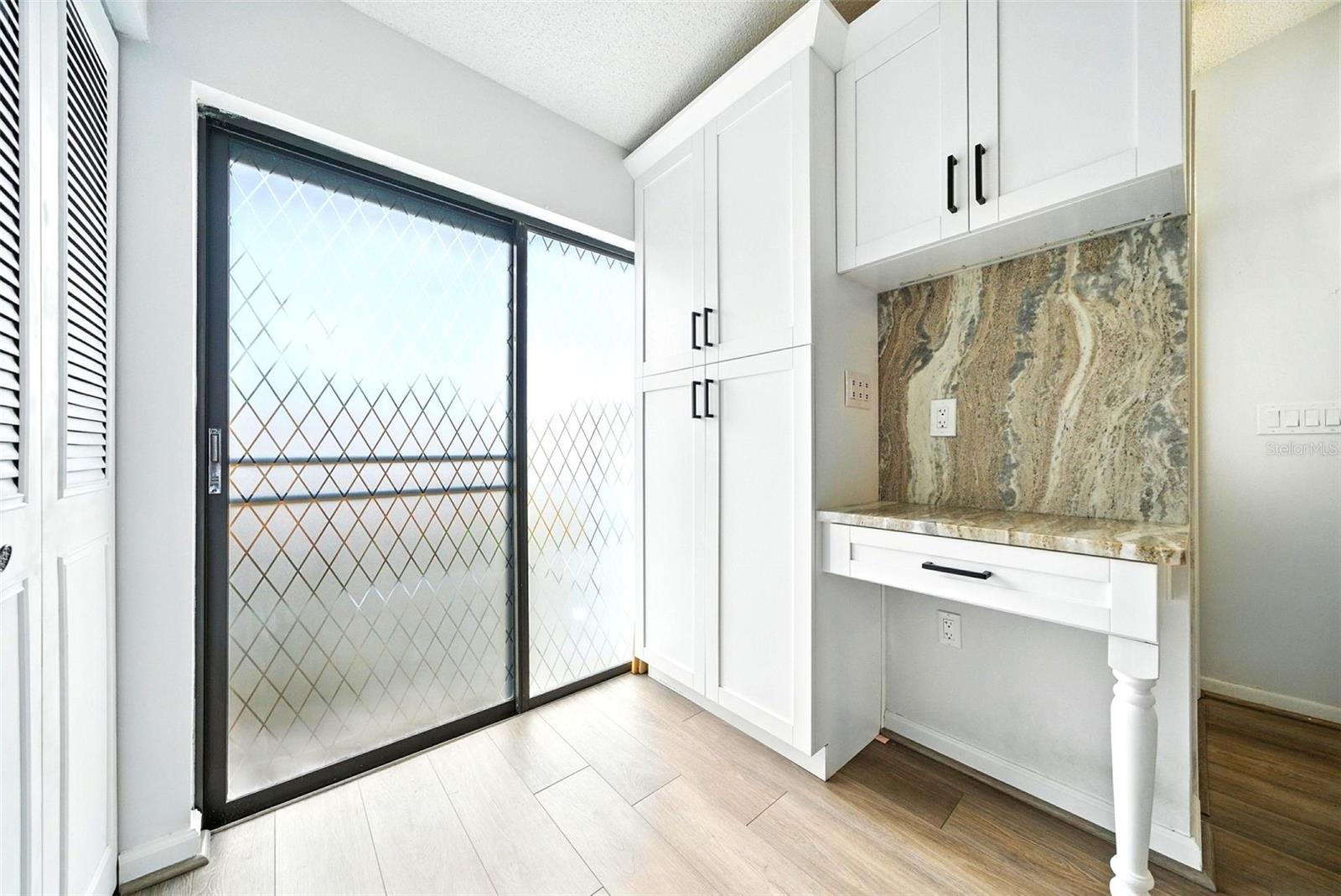 1725 PINE RIDGE WAY E #C