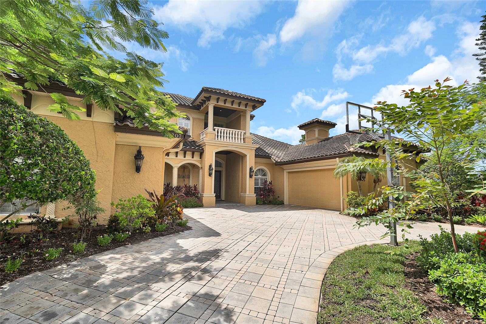 8707 SILVERTHORN RD