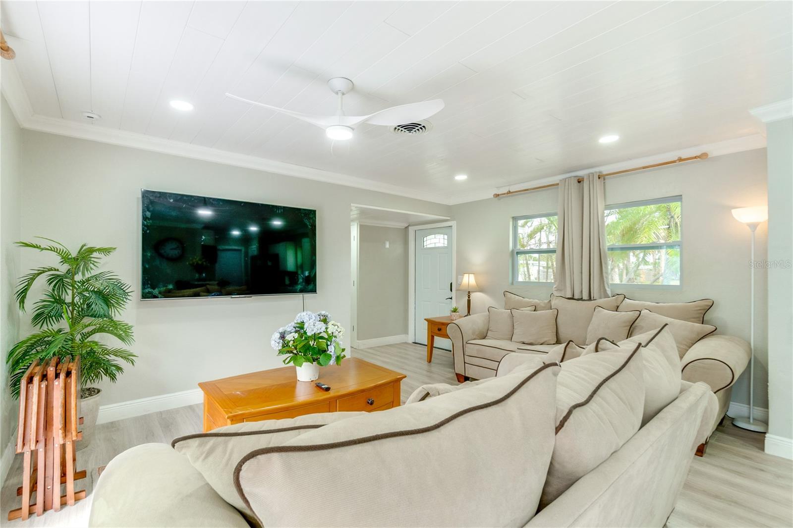 4362 WESLEY LN