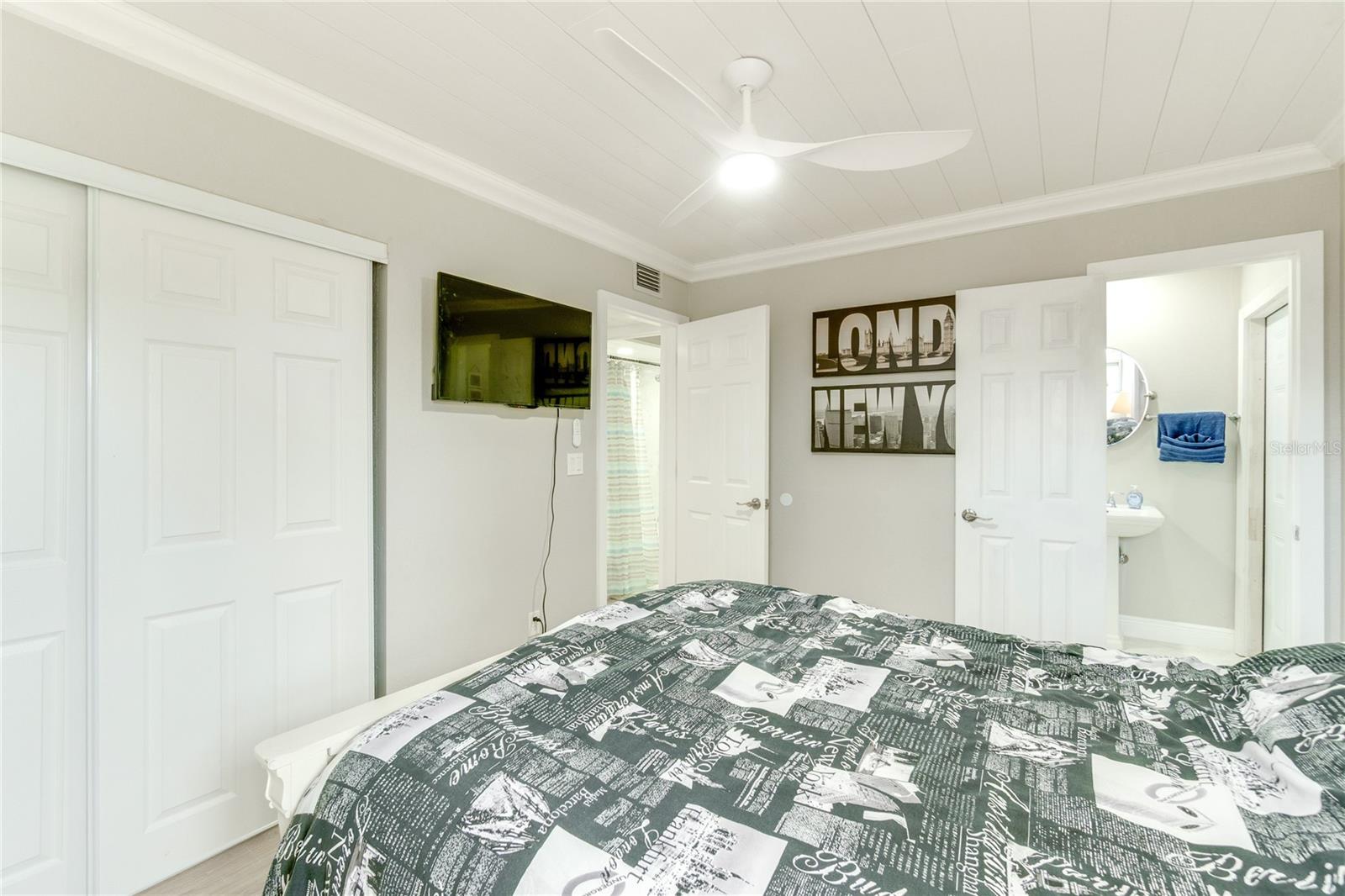4362 WESLEY LN