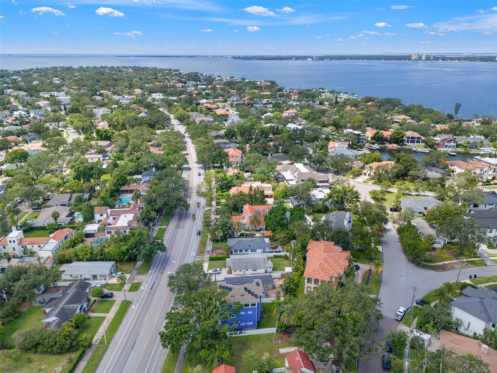 128 W DAVIS BLVD