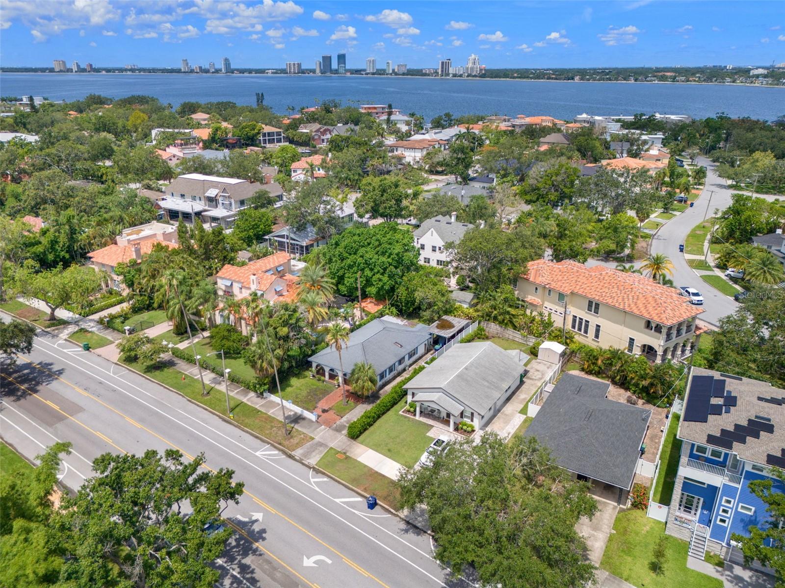 128 W DAVIS BLVD