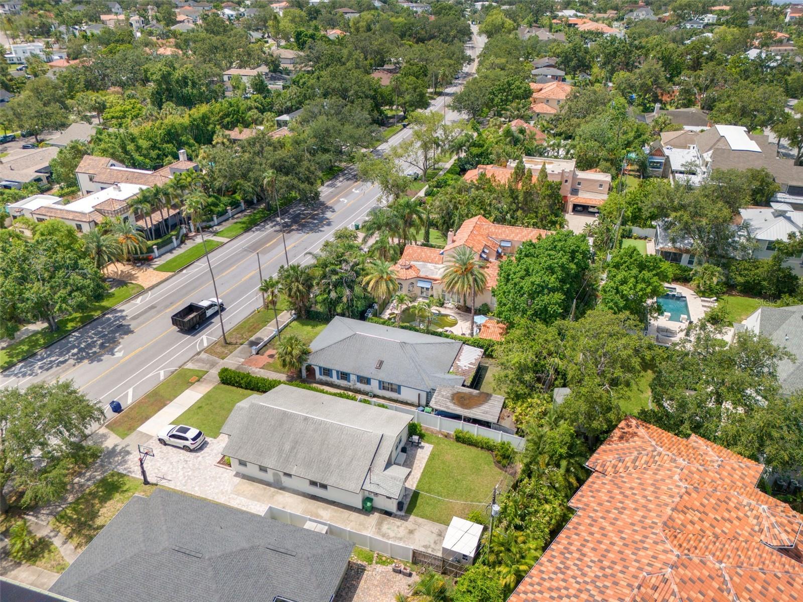 128 W DAVIS BLVD