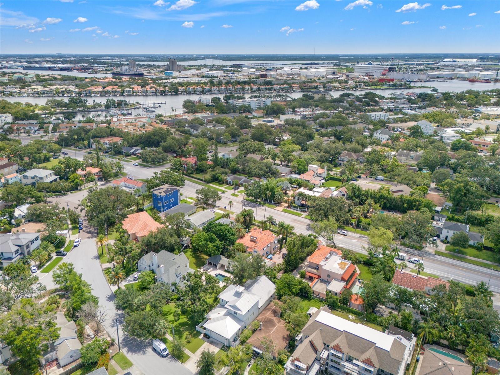 128 W DAVIS BLVD