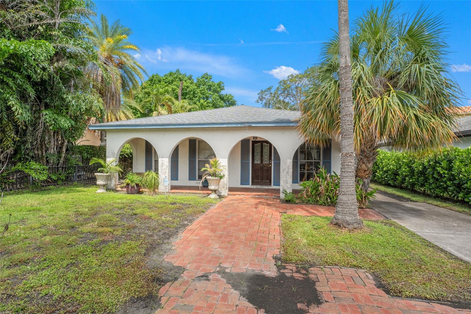 128 W DAVIS BLVD