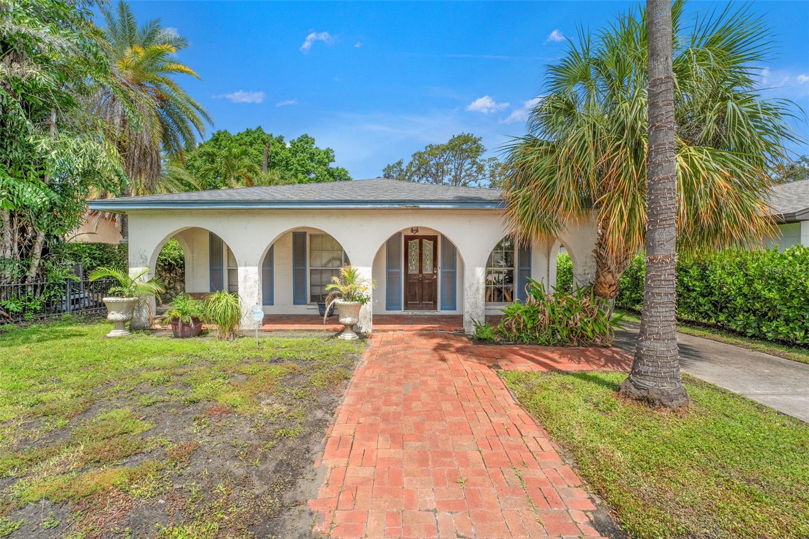 128 W DAVIS BLVD