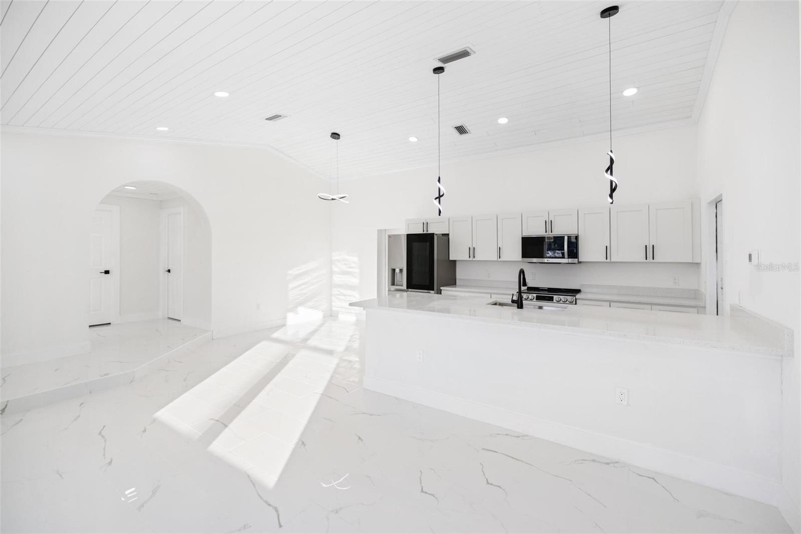 18434 GOODMAN CIR